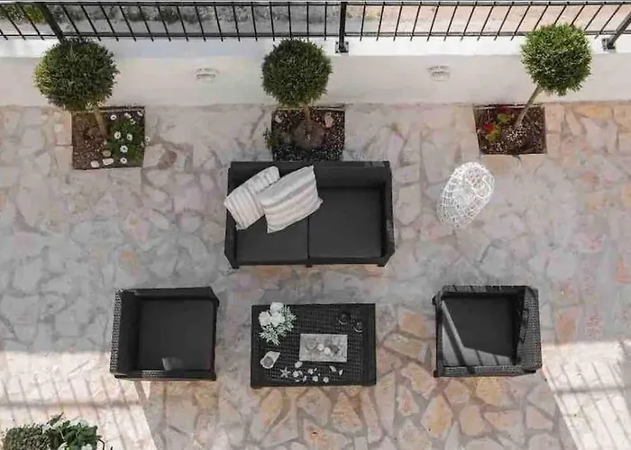E & G Figareto Apartments 3